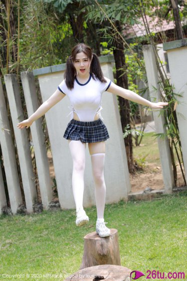 抽打调教跪撅臀缝